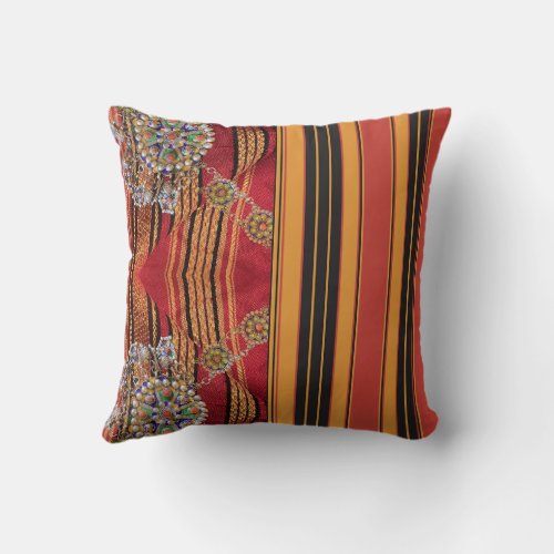 Reasons for the Kabyle Amazigh pottery Throw Pillow