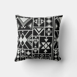 Reasons for the Kabyle Amazigh pottery Throw Pillow