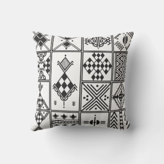 Reasons for the Kabyle Amazigh pottery Throw Pillow