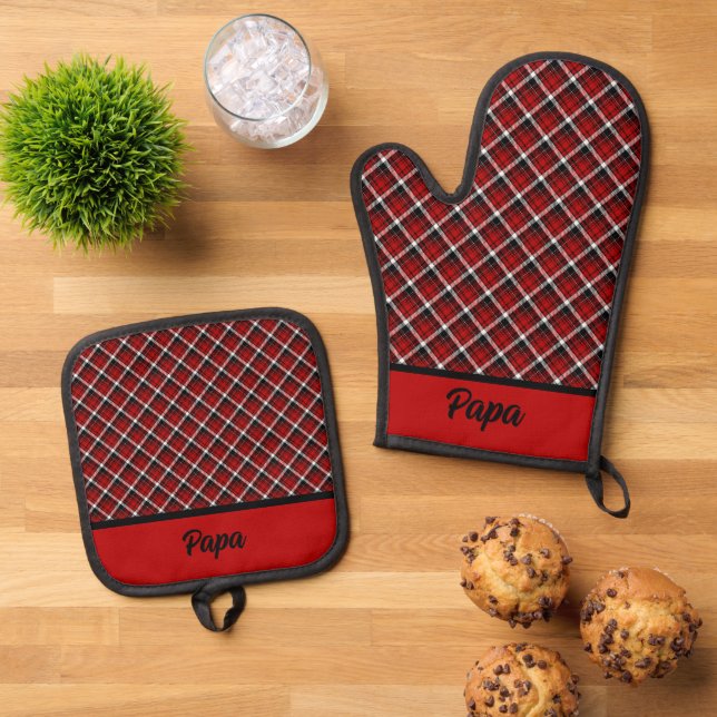 Red and Black Plaid Oven Mitt & Pot Holder Set (Top Down)