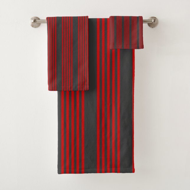 Red and charcoal five stripe pattern bath towel set (Insitu)