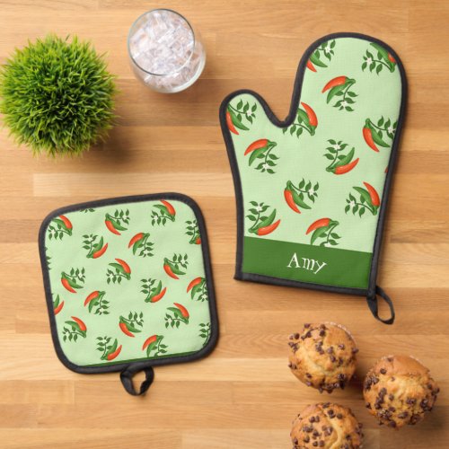 Red and green chili peppers pattern oven mitt & pot holder set