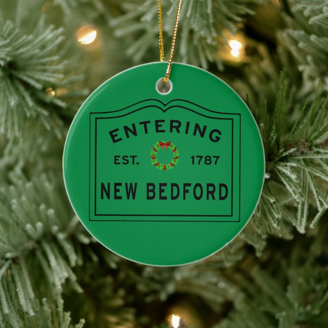 Red and Green, New Bedford Holiday Wreath Ceramic Ornament (Tree)