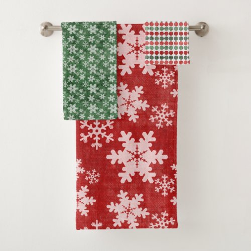Red and Green Snowflake and Dots Bath Towel Set