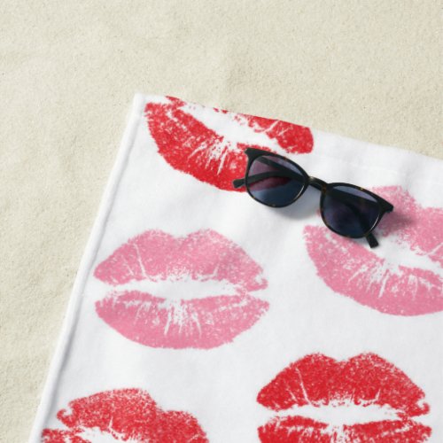 Red and Pink Lips Pattern Of Lips Lipstick Kiss Beach Towel