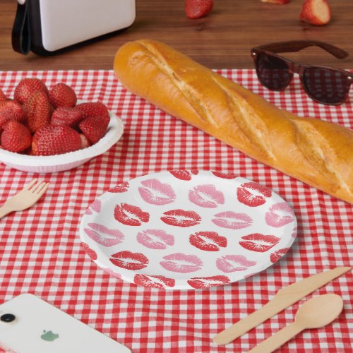 Red and Pink Lips Pattern Of Lips Lipstick Kiss Paper Plates