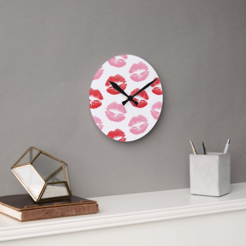 Red and Pink Lips Pattern Of Lips Lipstick Kiss Round Clock