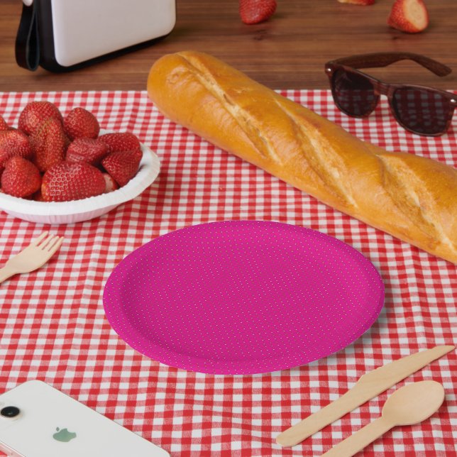 Red and pink polka dot wrapping paper with evenly  plates (Picnic)