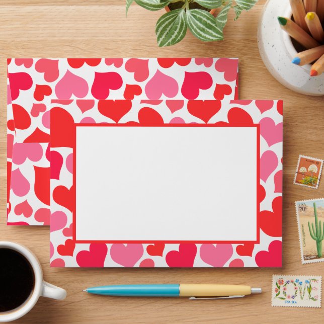 Red and Pink Valentine's Day Hearts for Love Envelope (Desk)