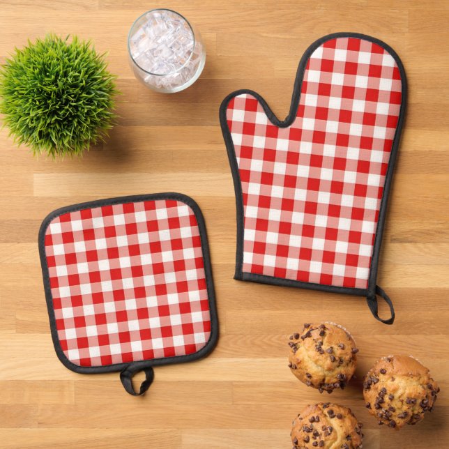 Red and White Checker   Oven Mitt & Pot Holder Set (Top Down)