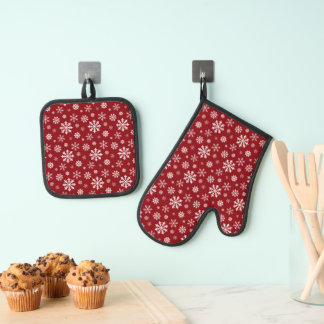 Red And White Classic Holiday Snowflake Pattern Oven Mitt &amp; Pot Holder Set