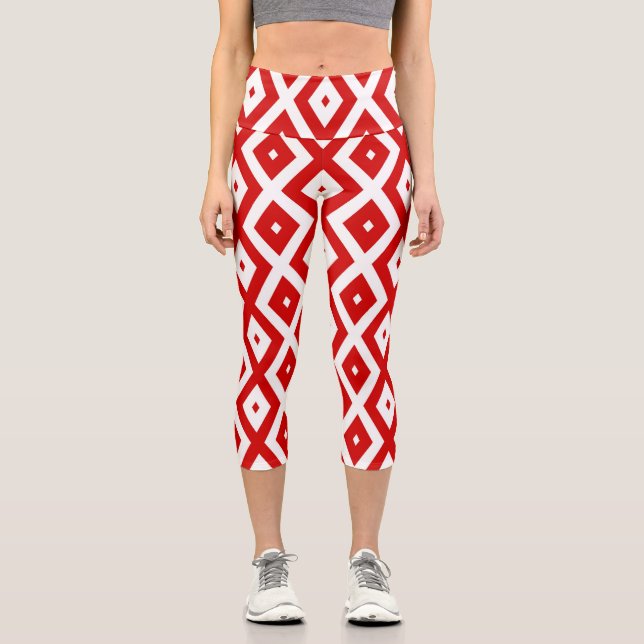 Red and white diamond pattern capri leggings (Front)
