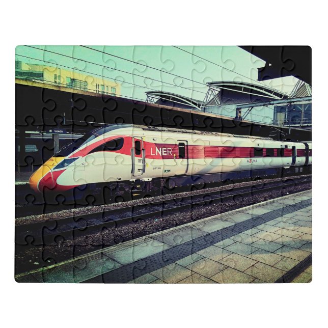 Red and white train  jigsaw puzzle (Puzzle Horizontal)
