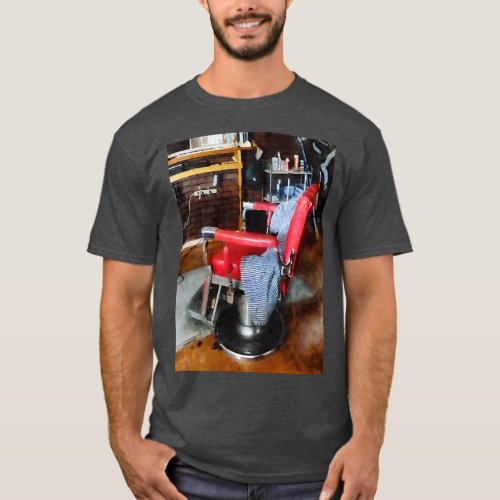 Red Barber Chair T_Shirt