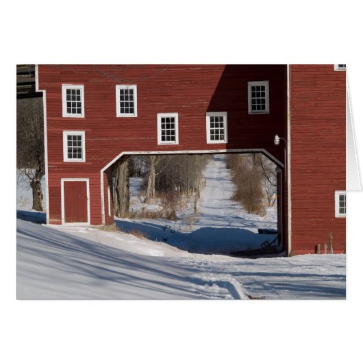 Red barn winter cards (Front Horizontal)