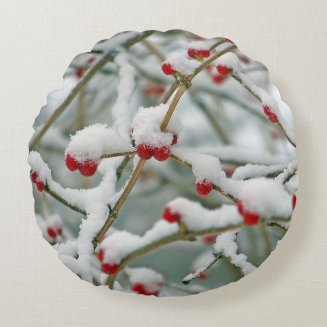 Red Berries in the Snow winter scene Round Pillow (Front)