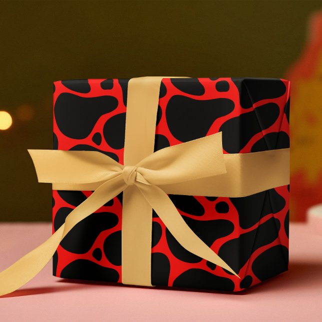 Red & Black Giraffe Pattern Wrapping Paper (Creator Uploaded)