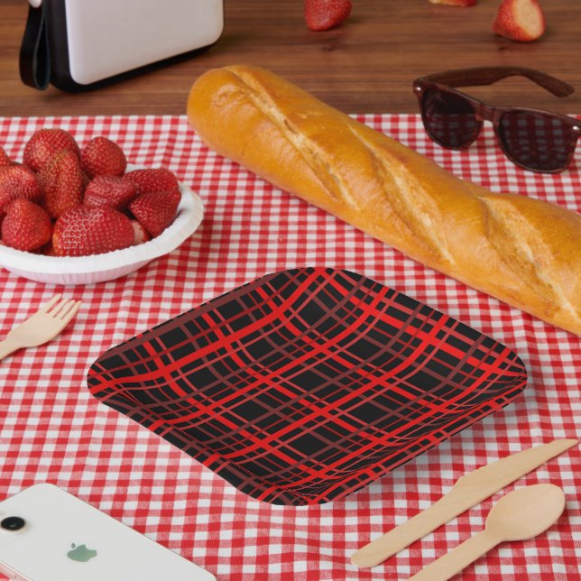 Red & Black Plaid Paper Plates (Picnic)