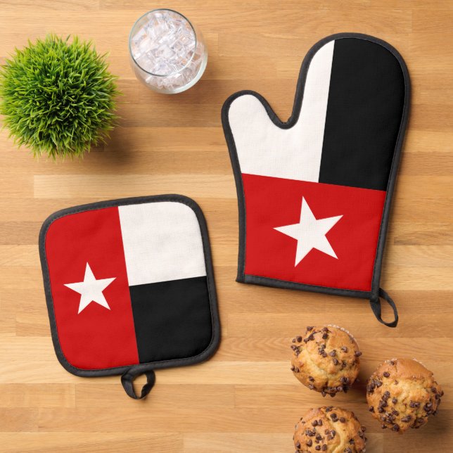 Red & Black Texas State Flag Oven Mitt & Pot Holder Set (Top Down)