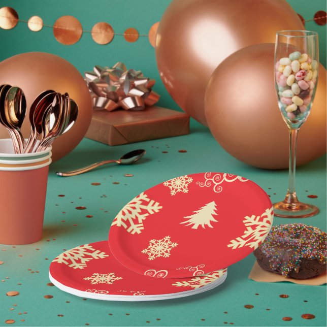 Red Christmas with Cream Snowflakes Paper Plates (Multi)