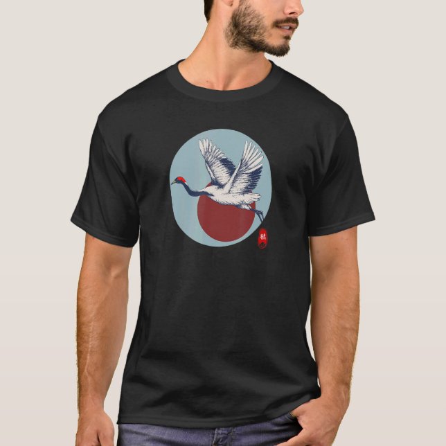 Red Crowned Crane Japanese Bird Tsuru With Flag Of T-Shirt (Front)