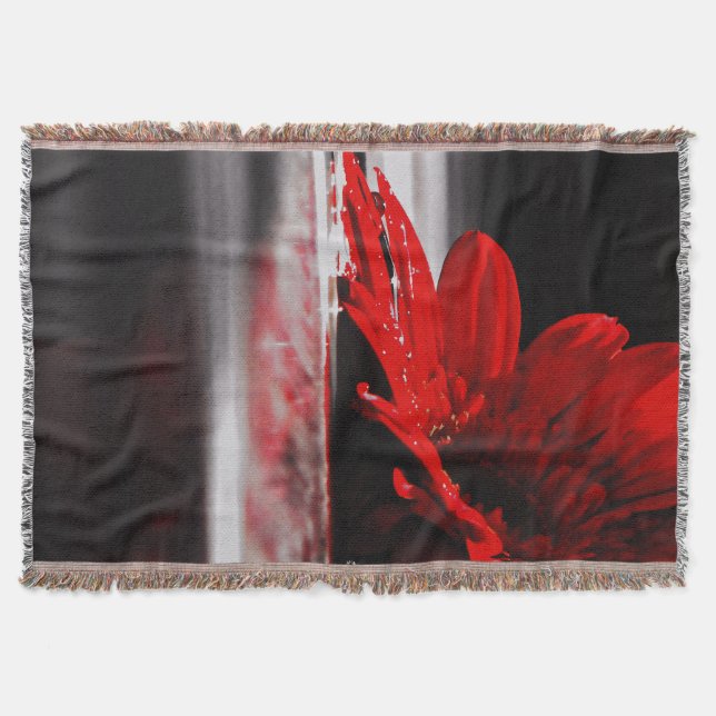 Red Daisy Gerbera Flower Throw Blanket (Front)