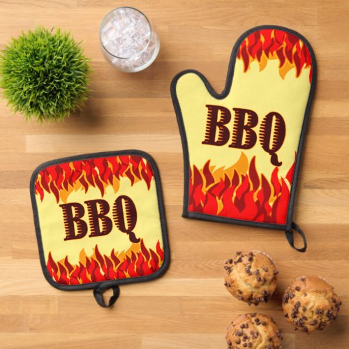 Red Flames Cookout BBQ Saying  Oven Mitt  Pot Holder Set