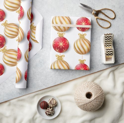 Red gold bauble holiday seamless pattern wrapping paper