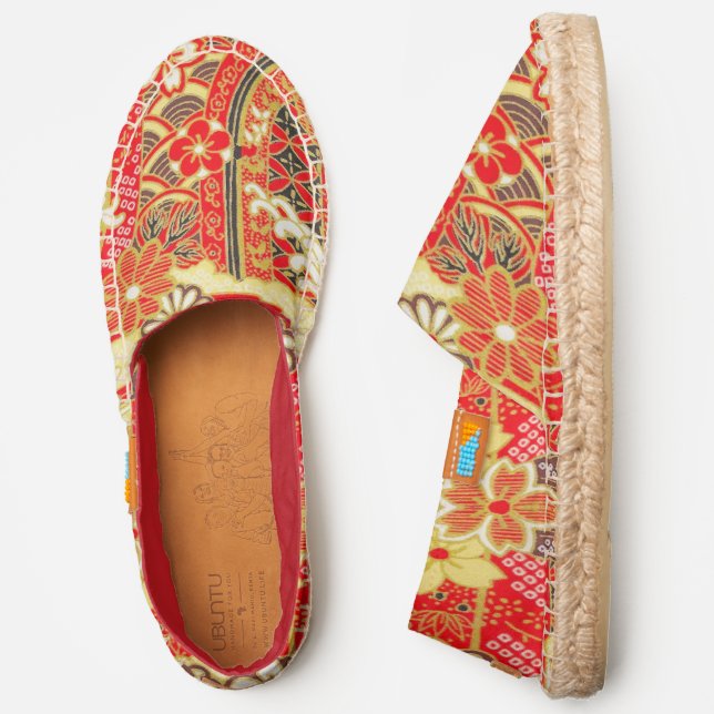 Red Gold Black Japanese Kimono Floral Womens Espadrilles (Side)