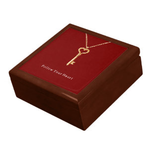 Red Gold Heart Chain Gift Box