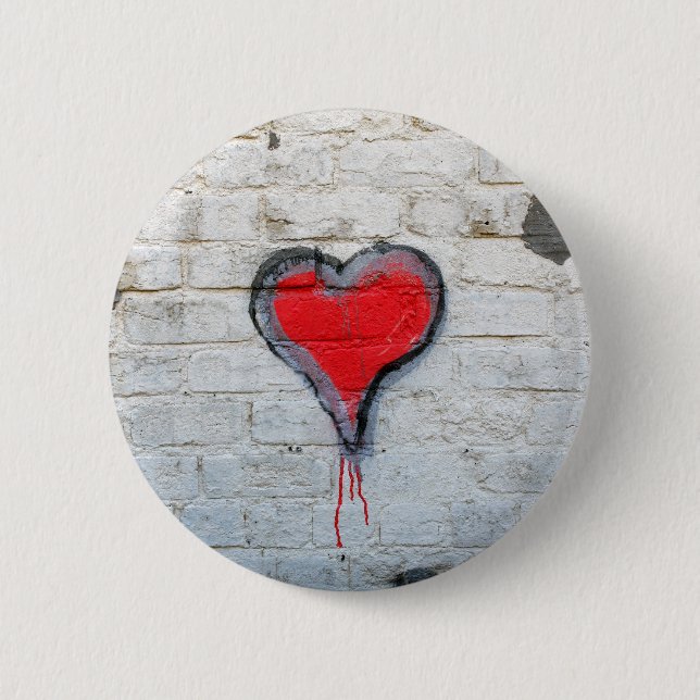 Red graffiti heart button (Front)