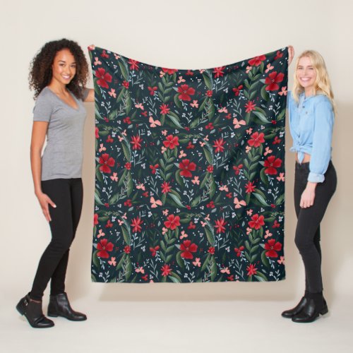 Red green floral wreath pattern winter cozy fleece blanket