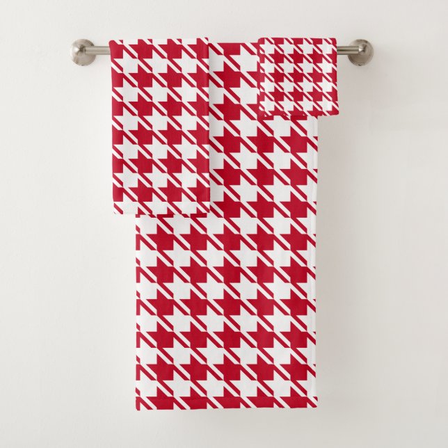 Red Houndstooth Repeating Pattern Bath Towel Set (Insitu)