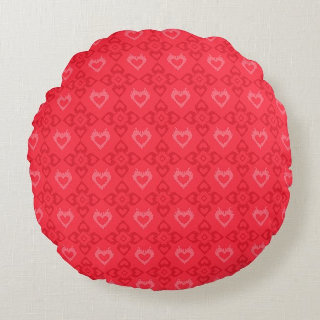 Red Ikat Style Heart Pattern Round Pillow (Front)