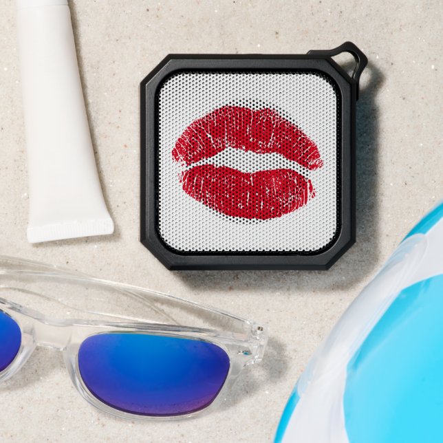 Red Kissing Lips Bluetooth Speaker (Insitu(Beach))