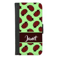 Red ladybugs on green iPhone 8/7 wallet case