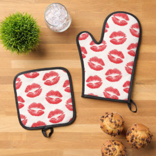 Red Lips, Pattern Of Lips, Red Lipstick, Kiss Oven Mitt & Pot Holder Set