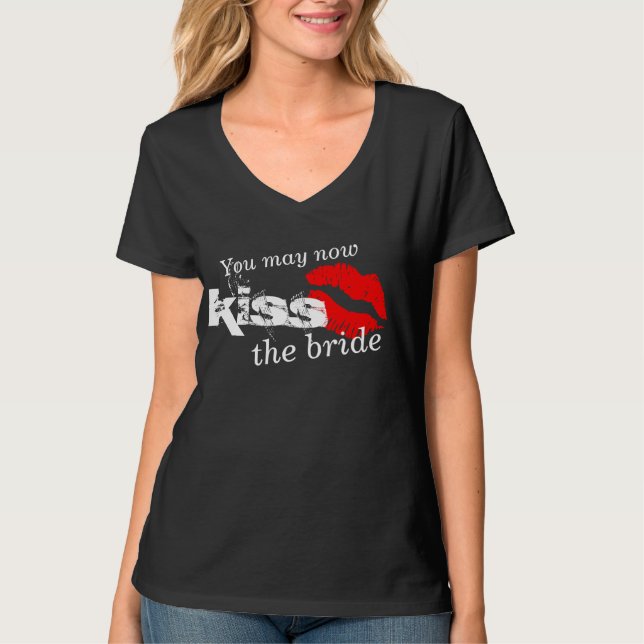 Red lipstick kiss hen night Bachelorette tee (Front)