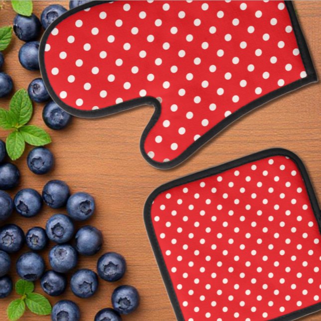 Red Polka Dot Oven Mitt & Pot Holder Set (Creator Uploaded)