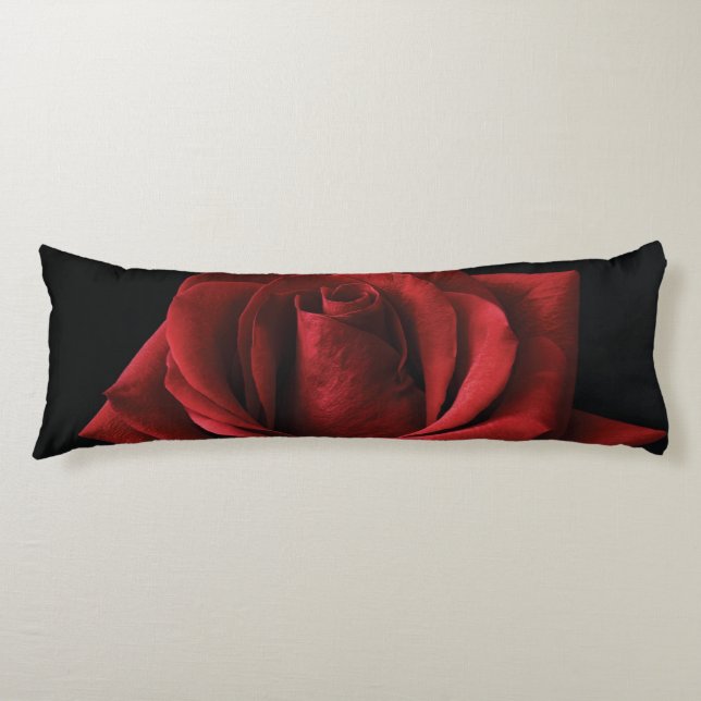 Red rose throw pillow (Front)