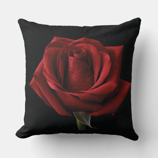 Red rose throw pillow (Front)
