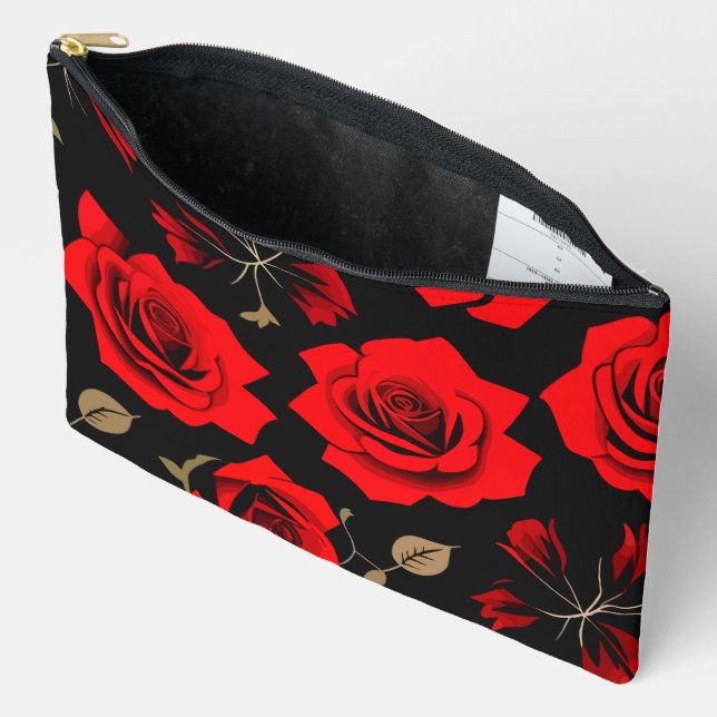 Red roses accessory pouch (Open)