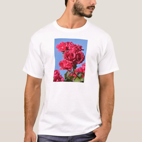 Red roses on blue sky T_Shirt