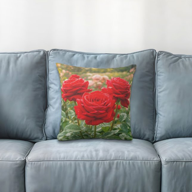 Red Roses Throw Pillow (Throw pillow with red roses)