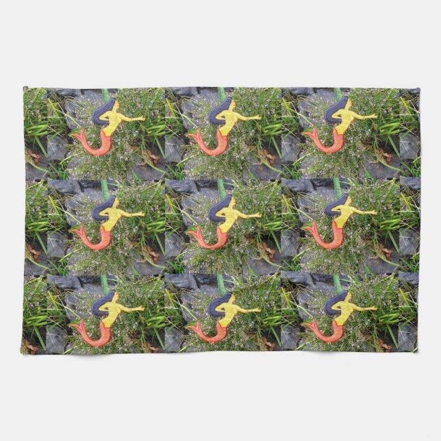 red-tail sirena mermaids towel (Horizontal)