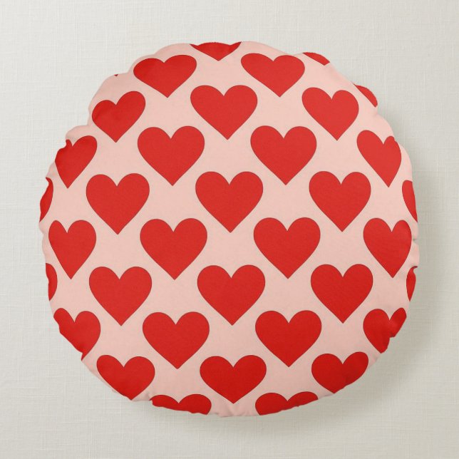 Red, traditional Valentine's day heart Round Pillow (Front)