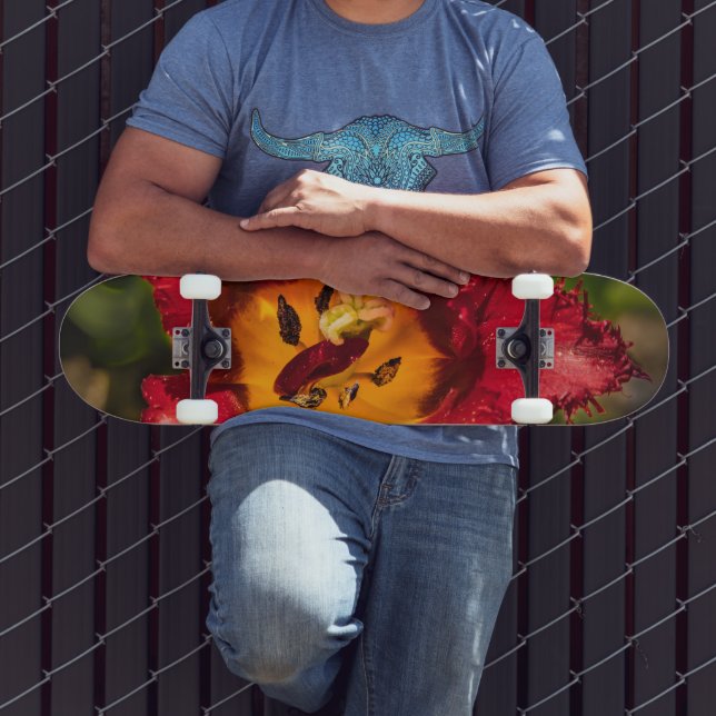 Red tulip skateboard (Outdoor 3)