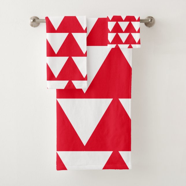 Red White Triangle Pattern Modern Artwork Bath Towel Set (Insitu)