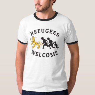 Refugees Welcome Suomileijona auttamassa t-paita T-Shirt