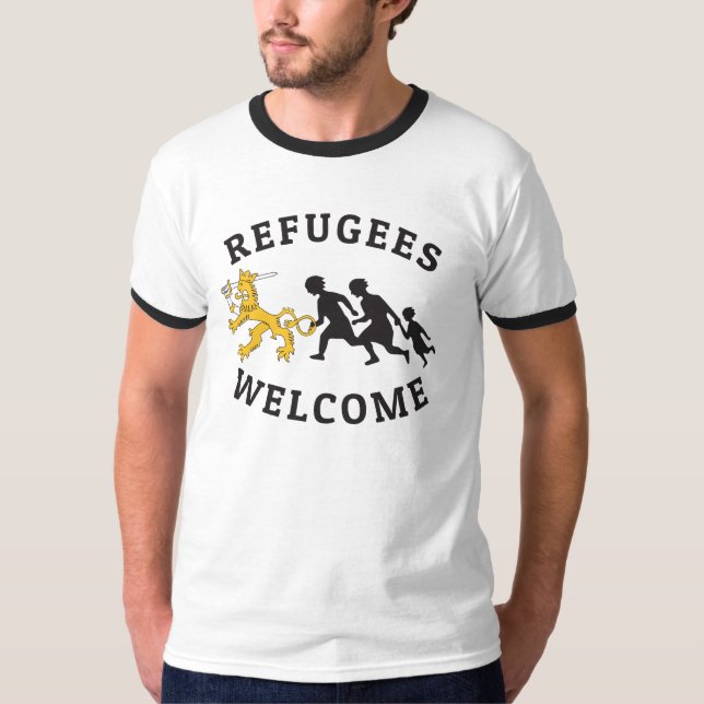 Refugees Welcome Suomileijona auttamassa t-paita T-Shirt (Front)